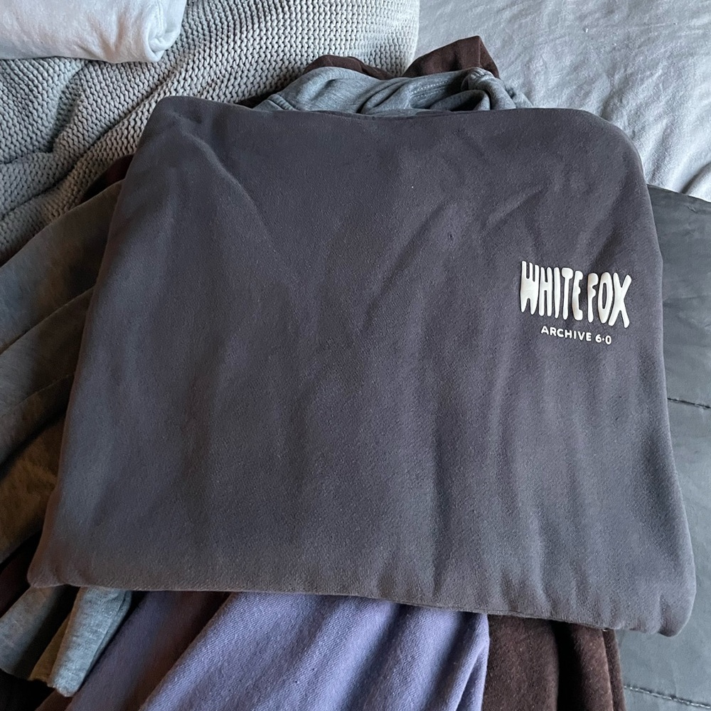 White Fox Boutique 🩶 gray hoodie - Picture 2 of 3